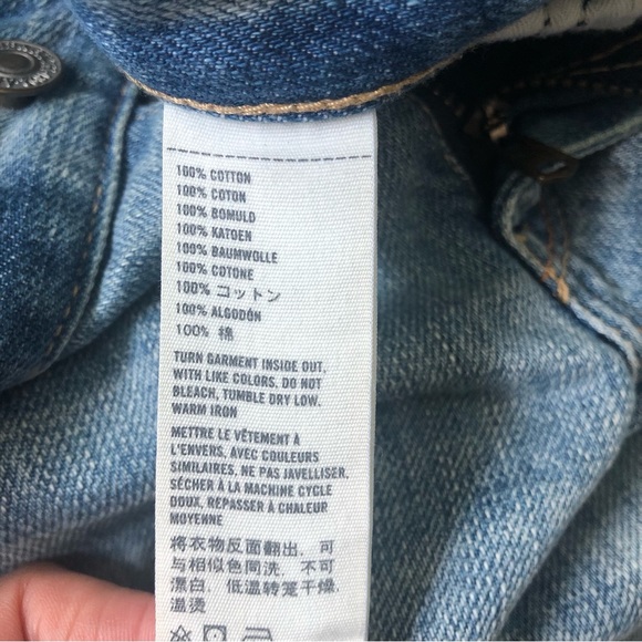 Abercrombie & Fitch mid rise light wash destroyed denim Bermuda shorts size 27 - Picture 10 of 12